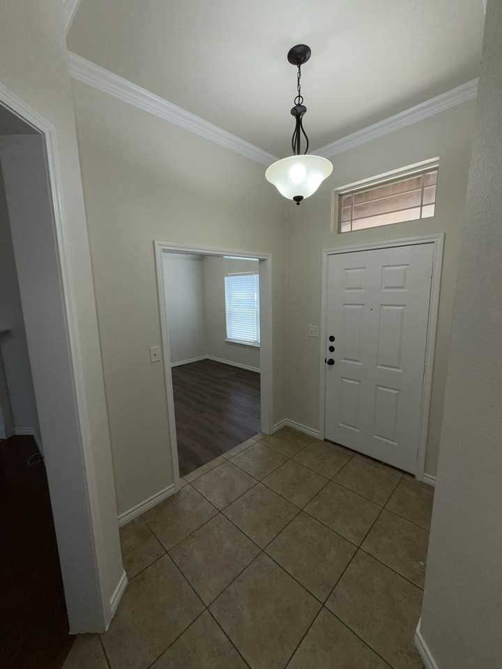 1022 Canyon Ridge Drive - Photo 2 of 27