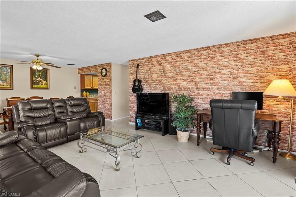 131 Teryl Road - 3Unit 3 #3 - Photo 3 of 10