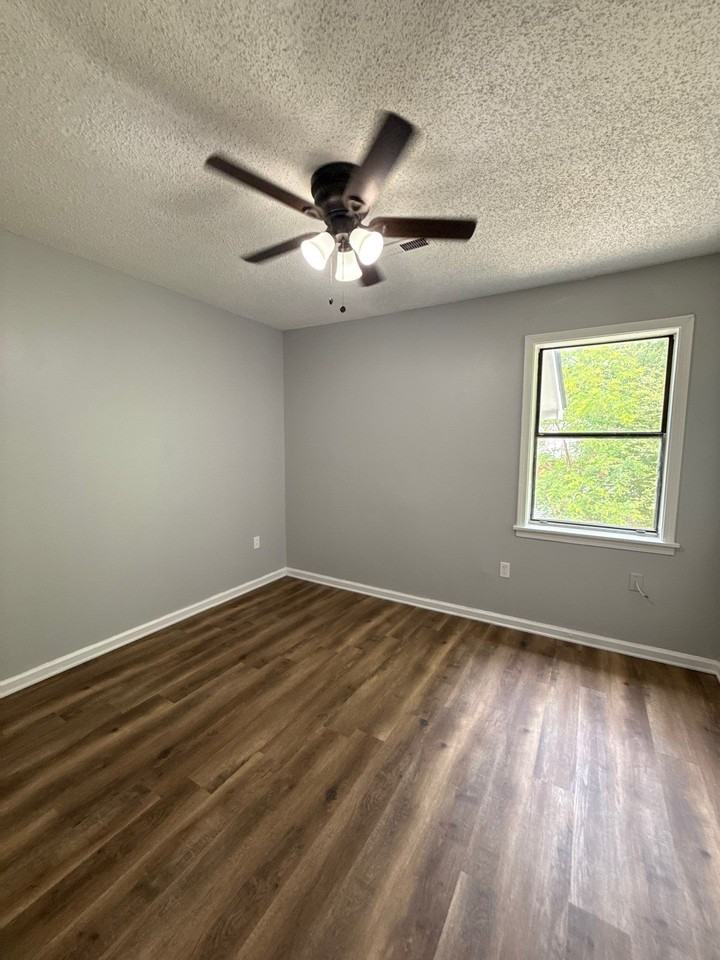 418 Hall Aly #A - Photo 7 of 11
