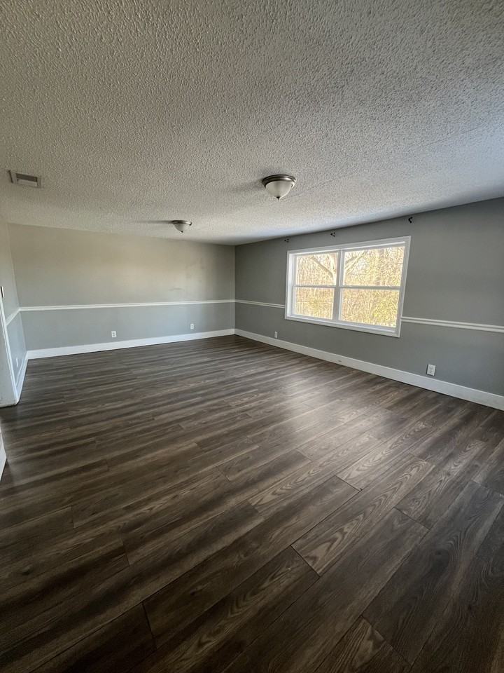 227 W Woodlawn Ave #1 - Photo 2 of 12