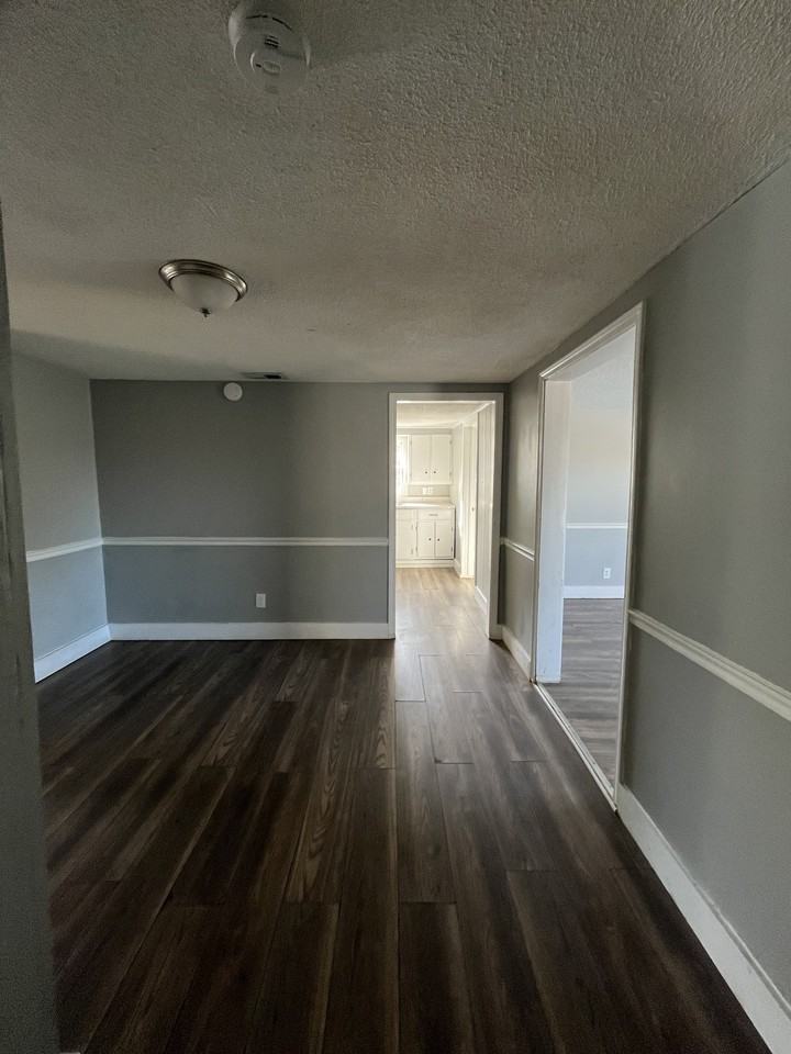227 W Woodlawn Ave #1 - Photo 7 of 12