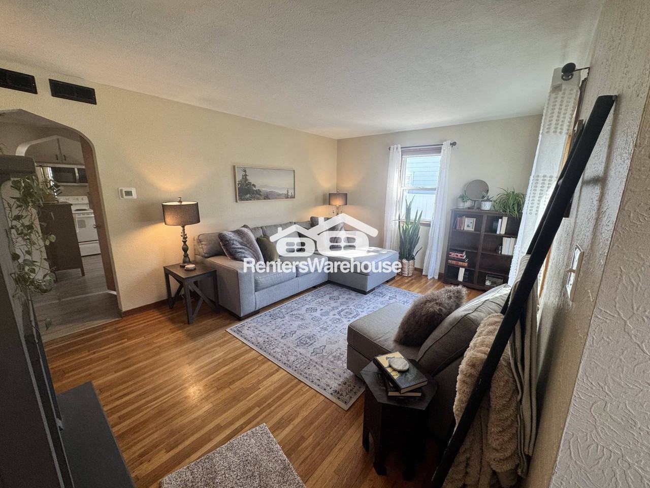 2111 1st Ave Se - Photo 3 of 33