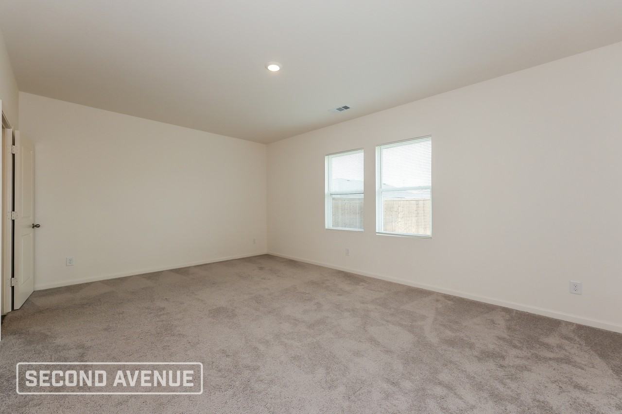 1869 Lockhart Dr - Photo 7 of 18