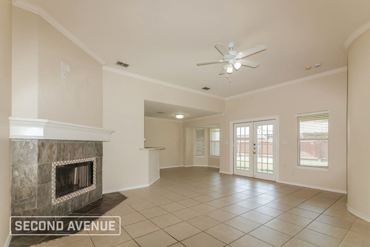 3818 Kitty Ln - Photo 6 of 23