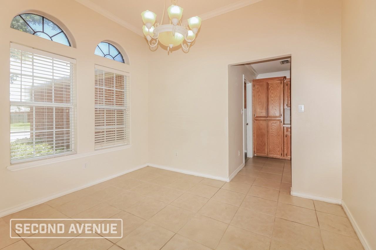 3818 Kitty Ln - Photo 7 of 23