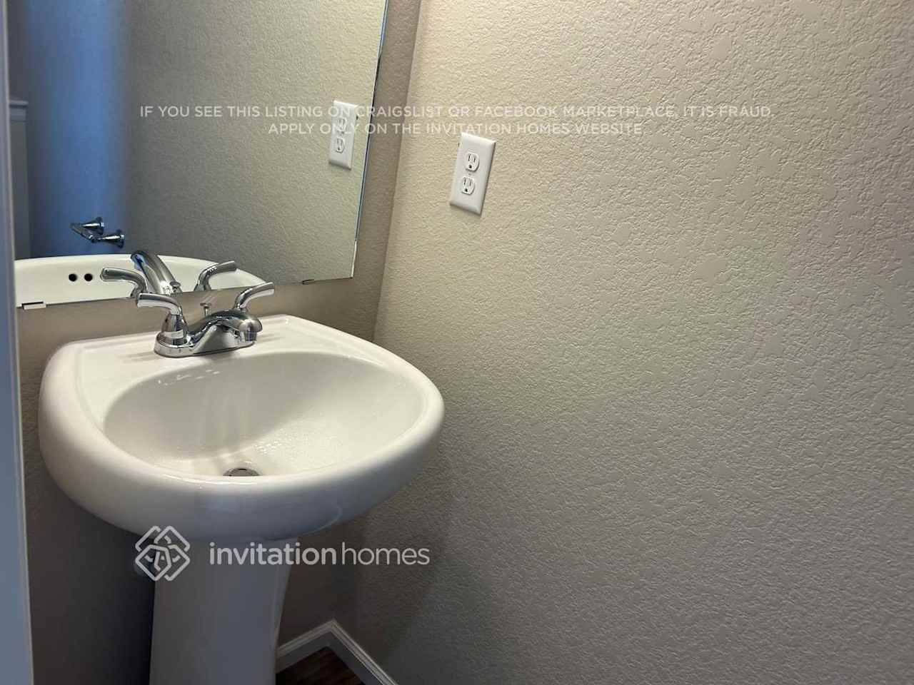 10136 Scranton Ct - Photo 3 of 5
