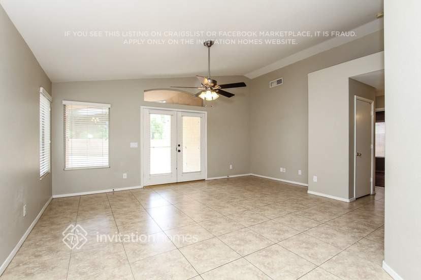 14761 W Lucas Ln - Photo 4 of 16