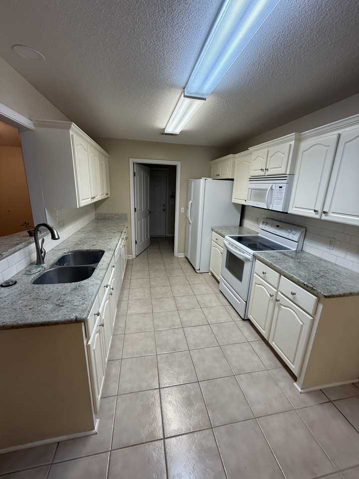 210 S Idlewild Path #1 - Photo 4 of 23