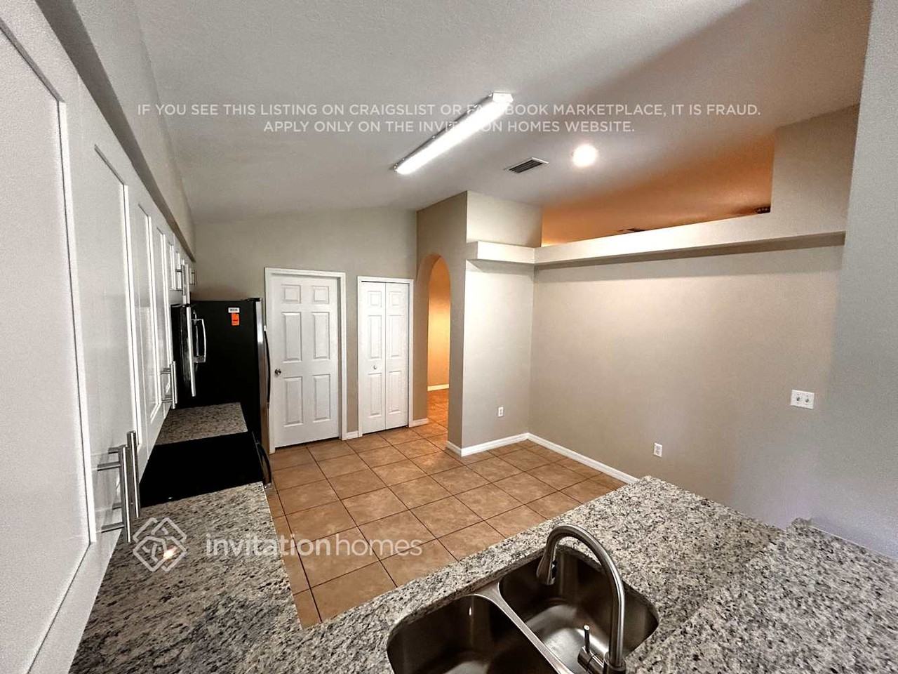 2389 Hamlet Cir - Photo 6 of 17