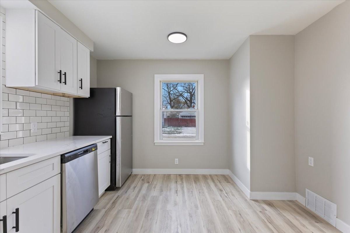 407 E Hayes Ave #1 - Photo 3 of 10