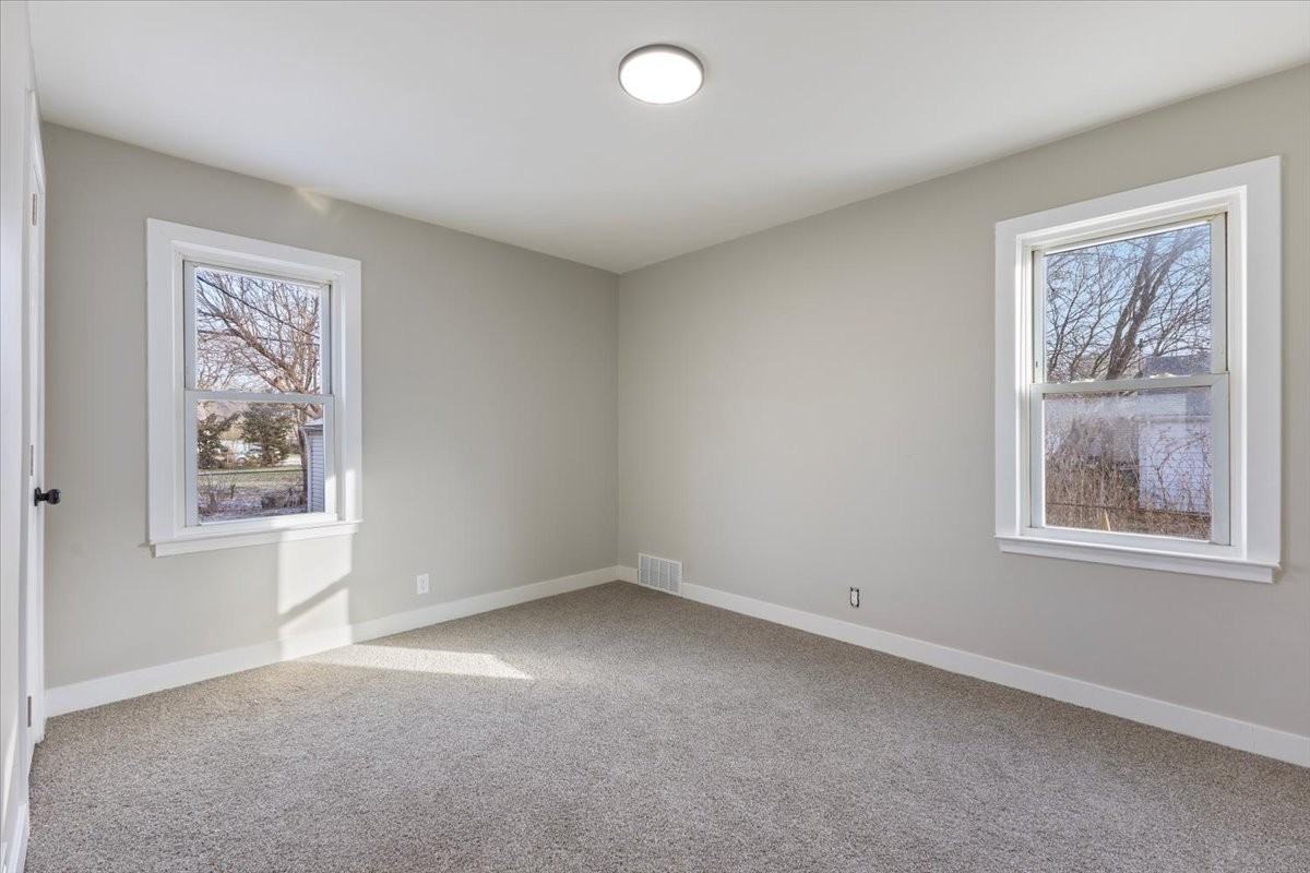 407 E Hayes Ave #1 - Photo 5 of 10