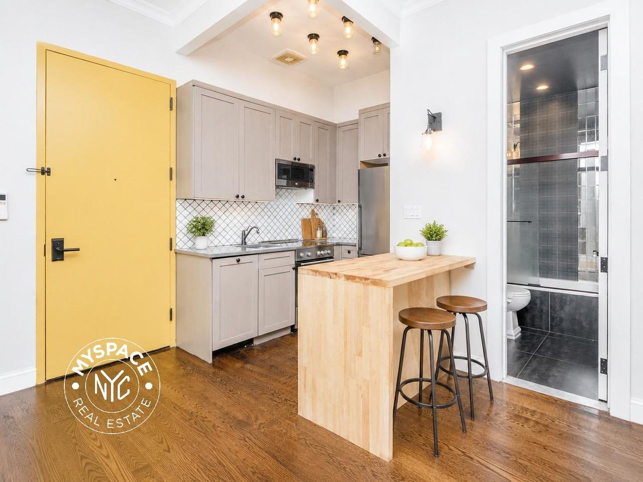 6080 Myrtle Ave #3c - Photo 4 of 8