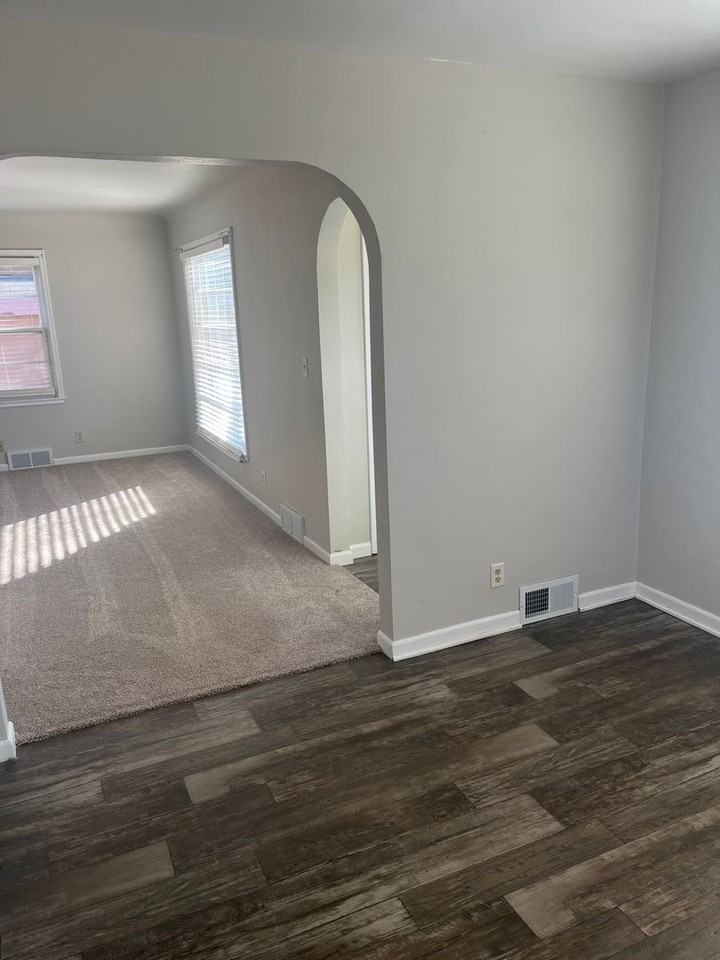 1704 S 8th Ave - Photo 5 of 16