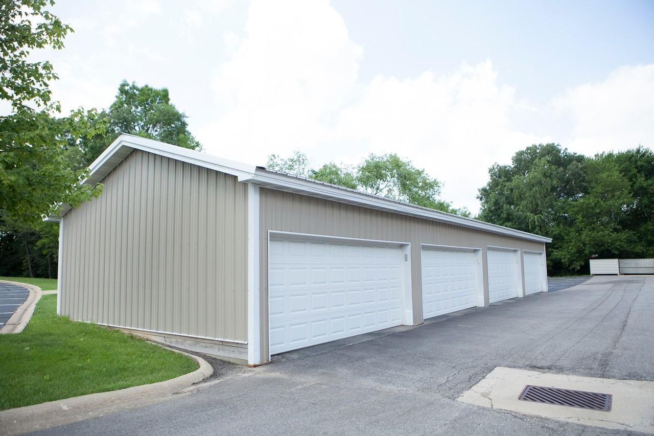 Hollow Creek IV Apartments - Photo 3 of 21