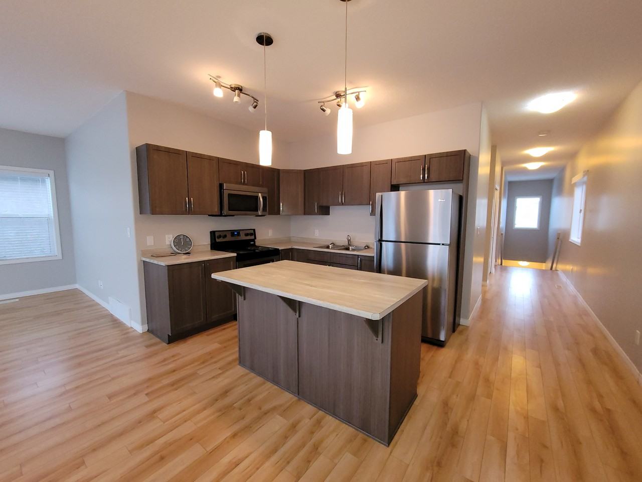 16129 141 St Nw - Photo 2 of 18