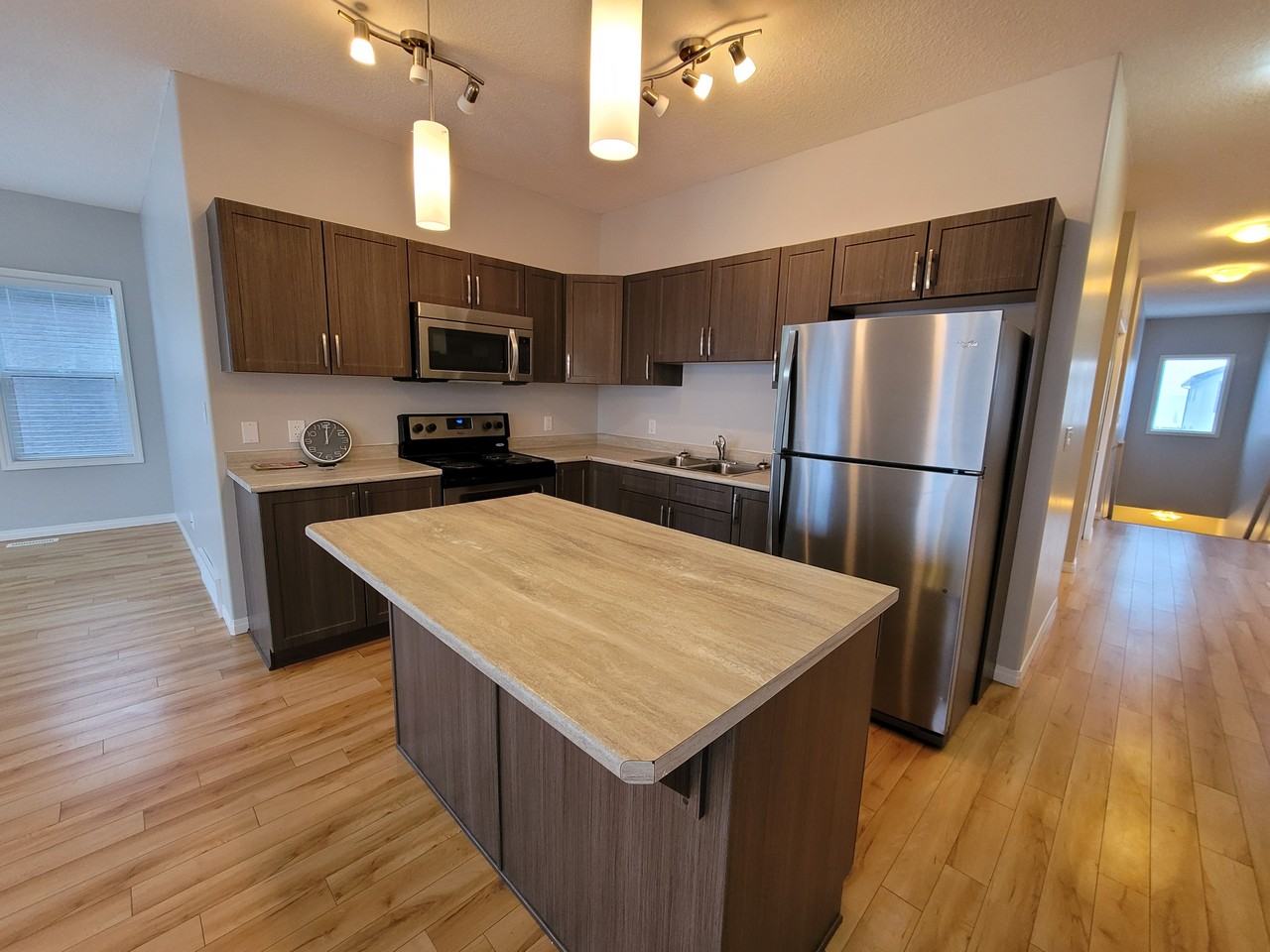 16129 141 St Nw - Photo 3 of 18