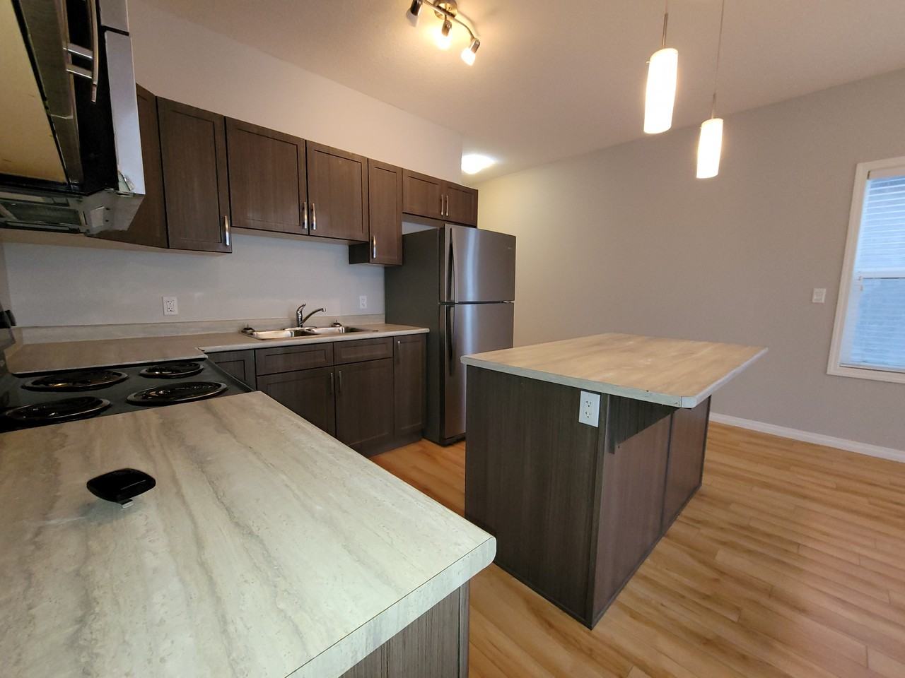 16129 141 St Nw - Photo 5 of 18