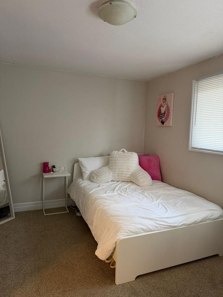 39 Briarlea Rd - Photo 4 of 11