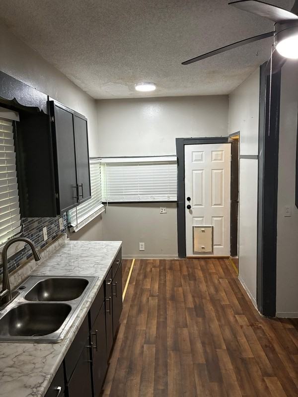 537 Alder St - Photo 3 of 15