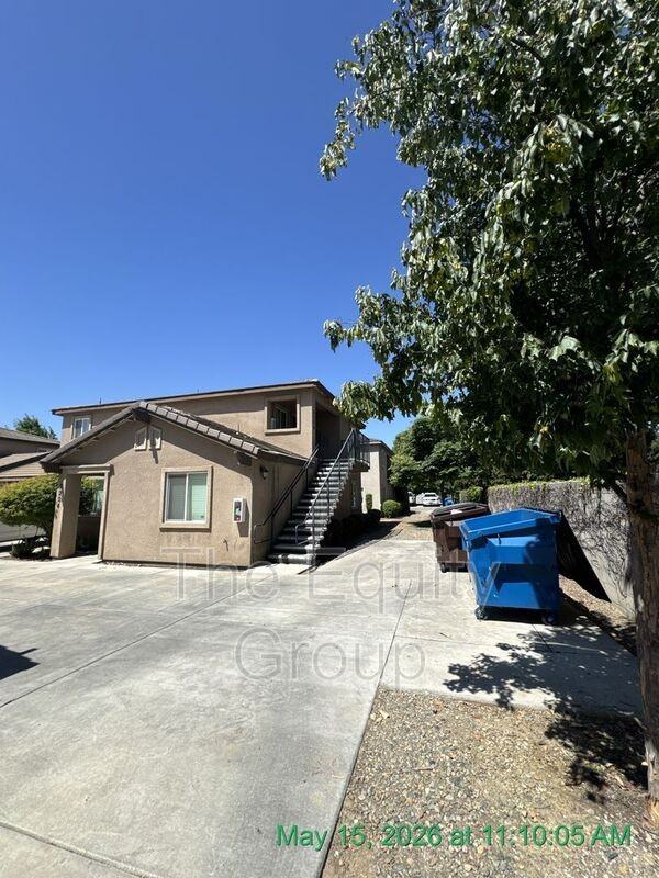 2226 W Lark Ave - Photo 2 of 26