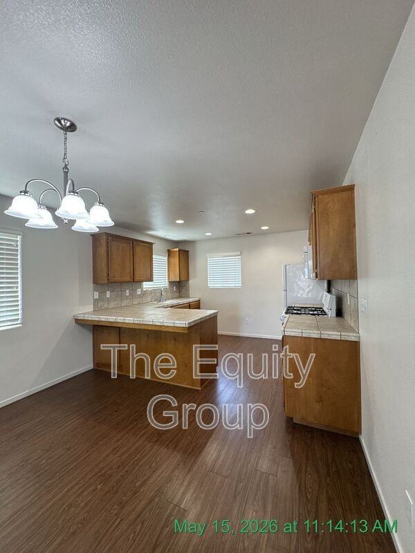 2226 W Lark Ave - Photo 7 of 26