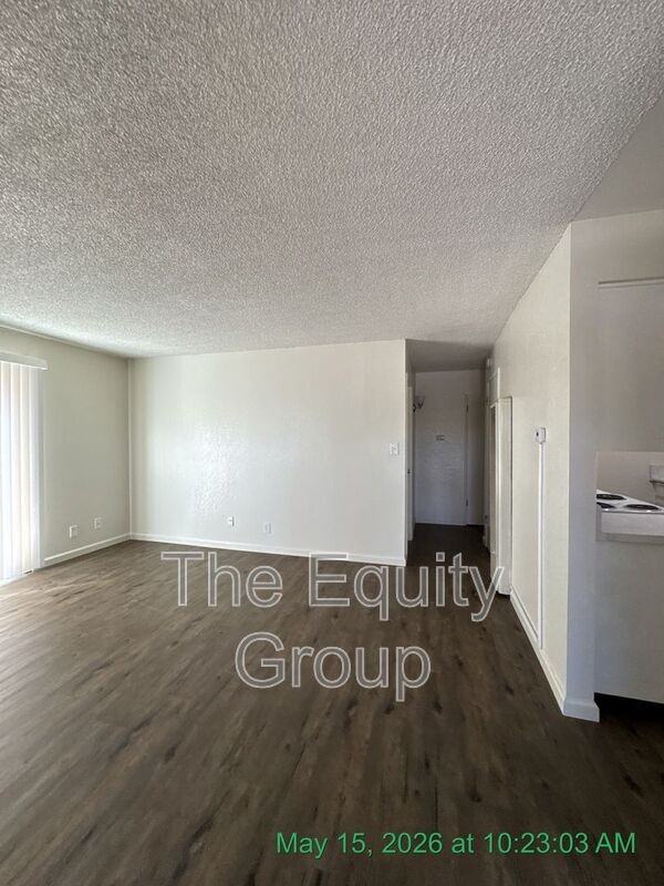 1426 W Elowin Ave - Photo 4 of 24