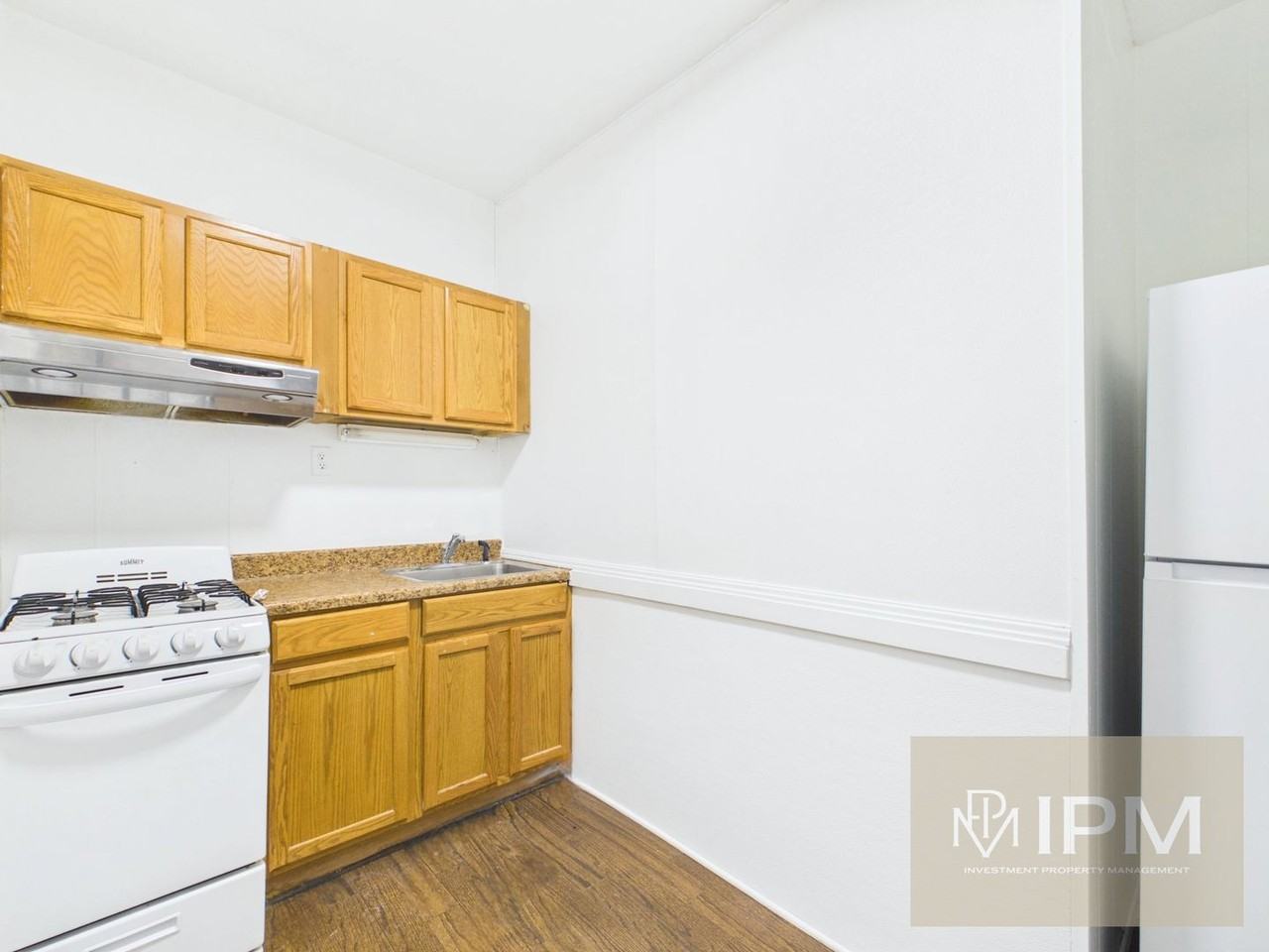 410-412 S George St - Photo 3 of 12