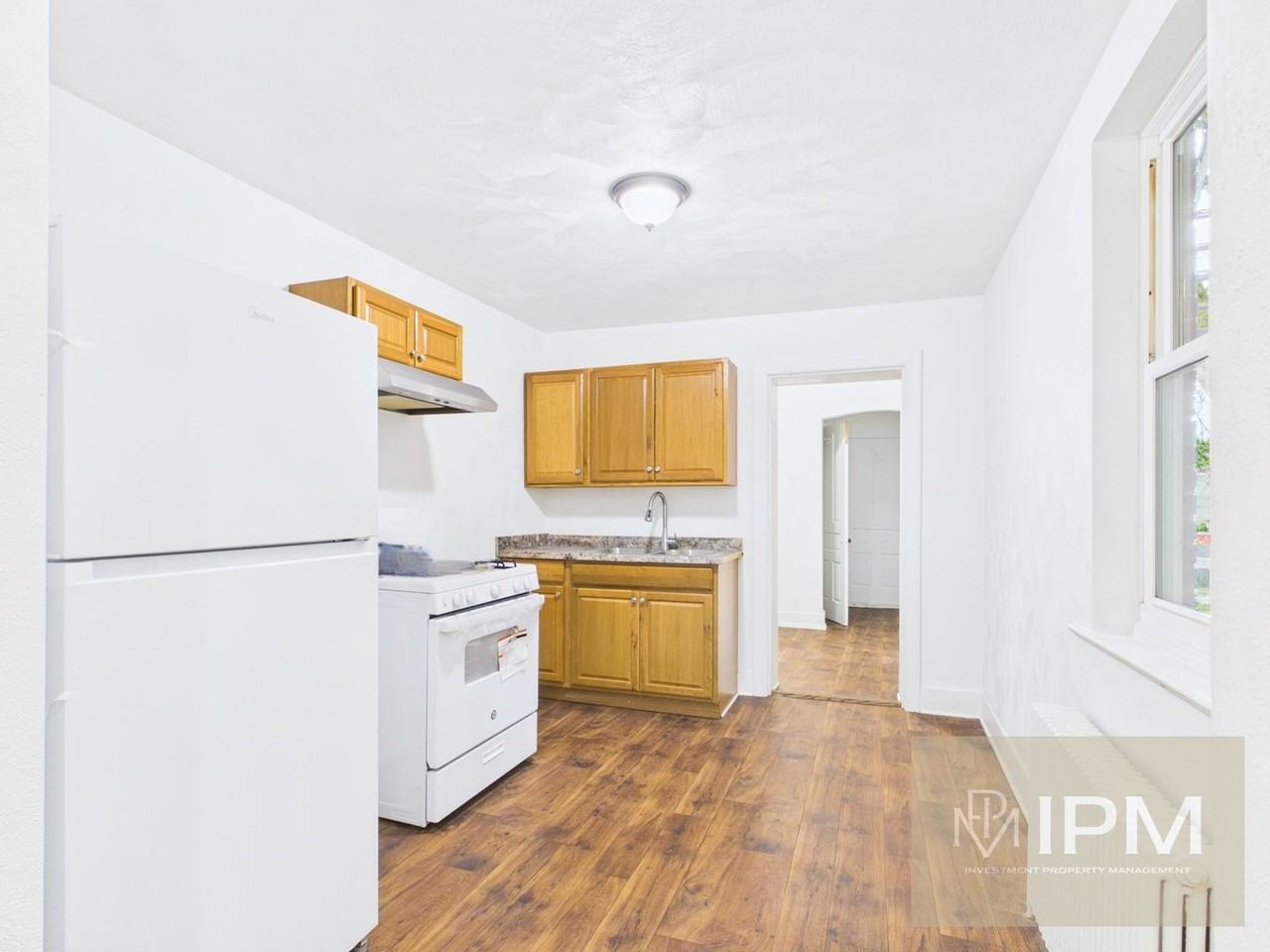 410-412 S George St - Photo 5 of 15
