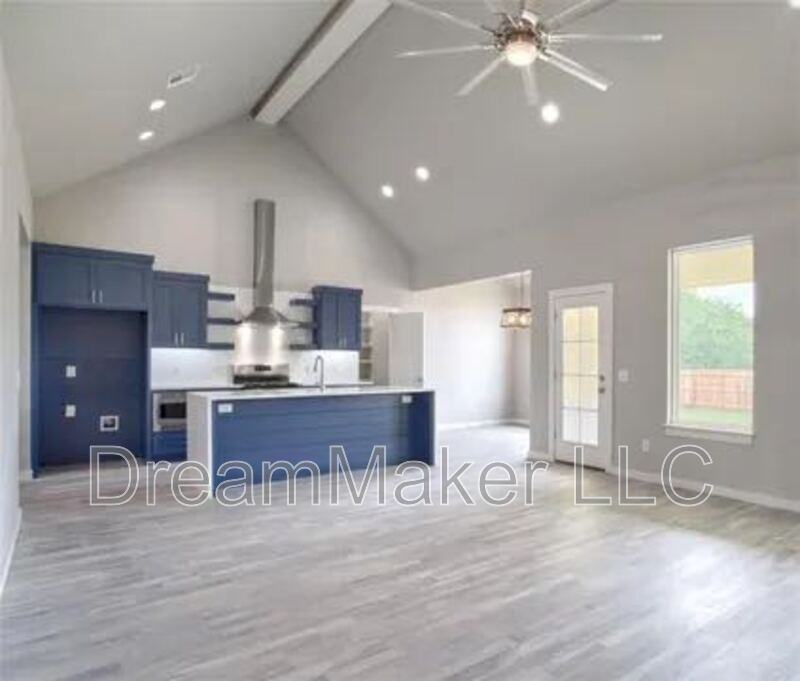 3003 Se 34th St - Photo 4 of 20