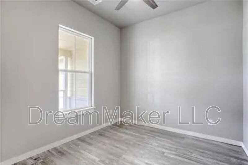3003 Se 34th St - Photo 7 of 20