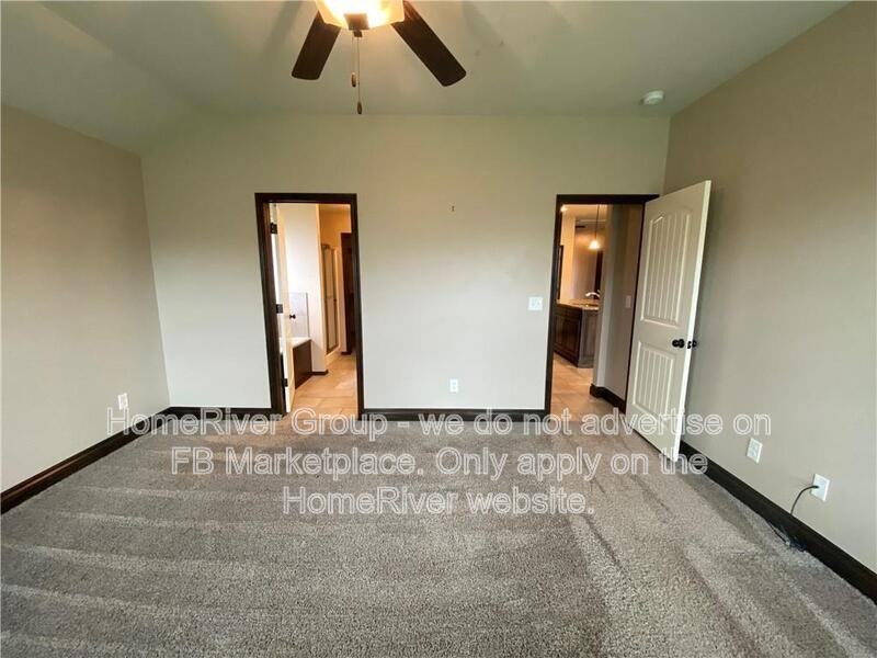 9409 Nw 89th St - Photo 5 of 19