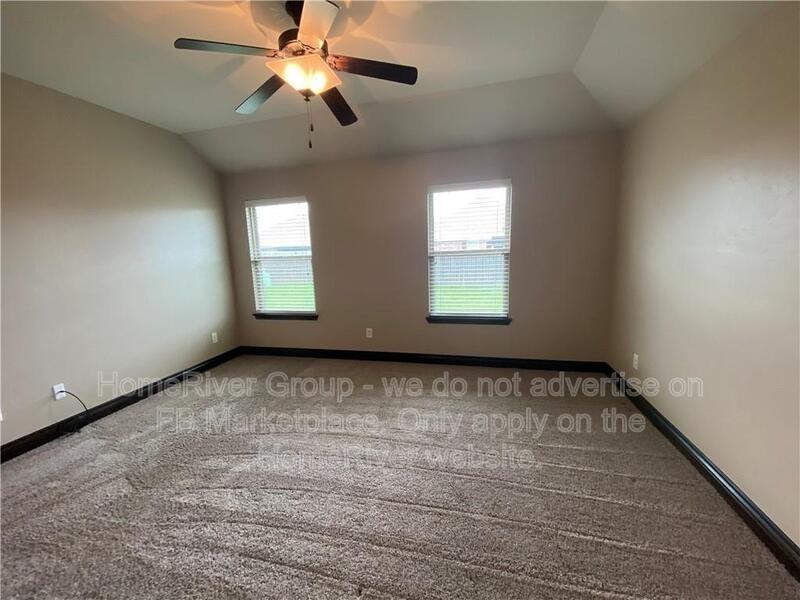 9409 Nw 89th St - Photo 6 of 19