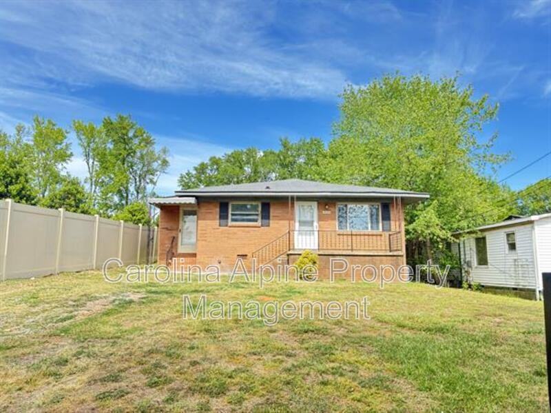1320 Kenly St - Photo 2 of 20