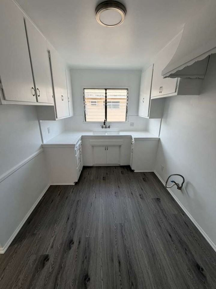 5309-5315 Whitsett Avenue - Photo 5 of 38