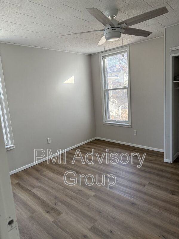1275 Sw Mulvane St - Photo 3 of 16