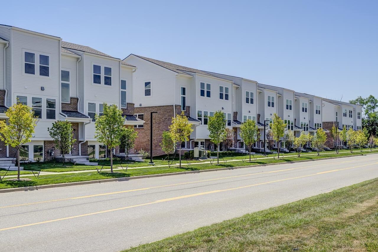 The Residences at Sakura Novi - Photo 7 of 50