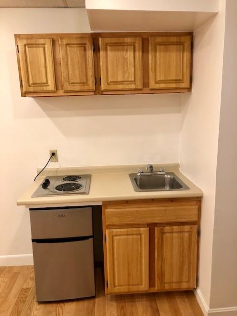 405 Beacon Street #B - Photo 3 of 5