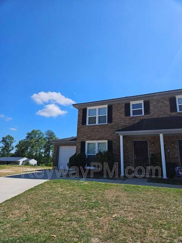 2326 Greengate Dr - Photo 3 of 24
