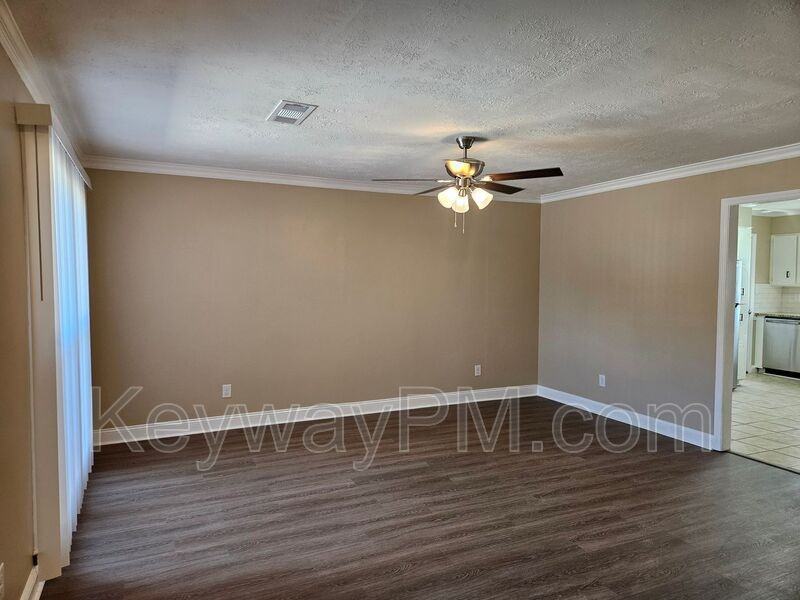 2326 Greengate Dr - Photo 5 of 24
