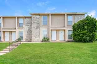 Coates Circle Townhomes - Photo 1 of 1