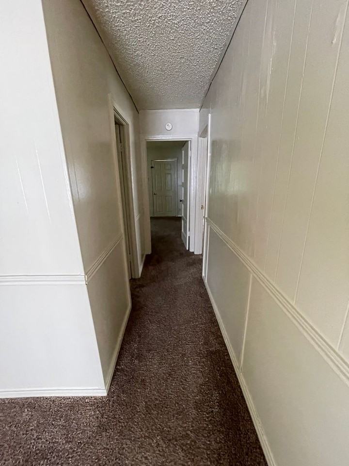 500 Loraine Cir - Photo 6 of 10