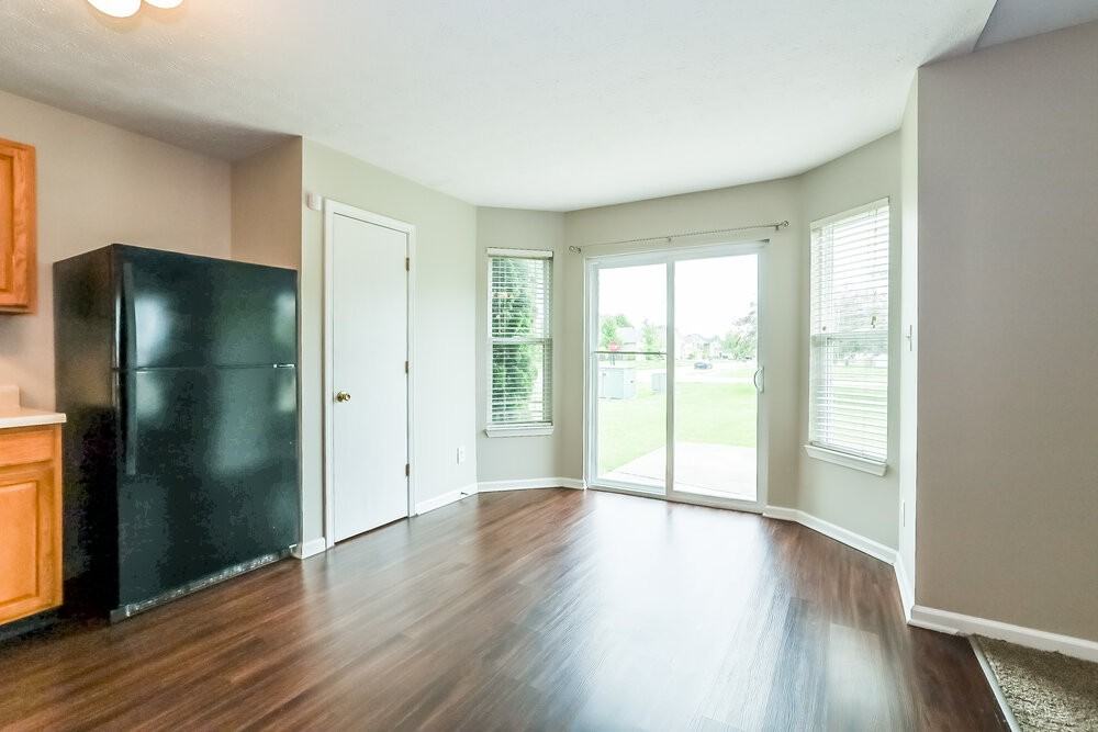 1083 Pine Ridge Way - Photo 5 of 16