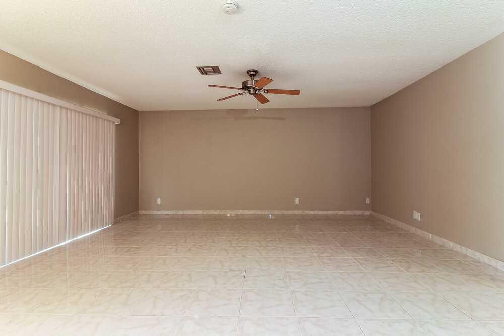 9811 Nw 23rd St - Photo 4 of 15