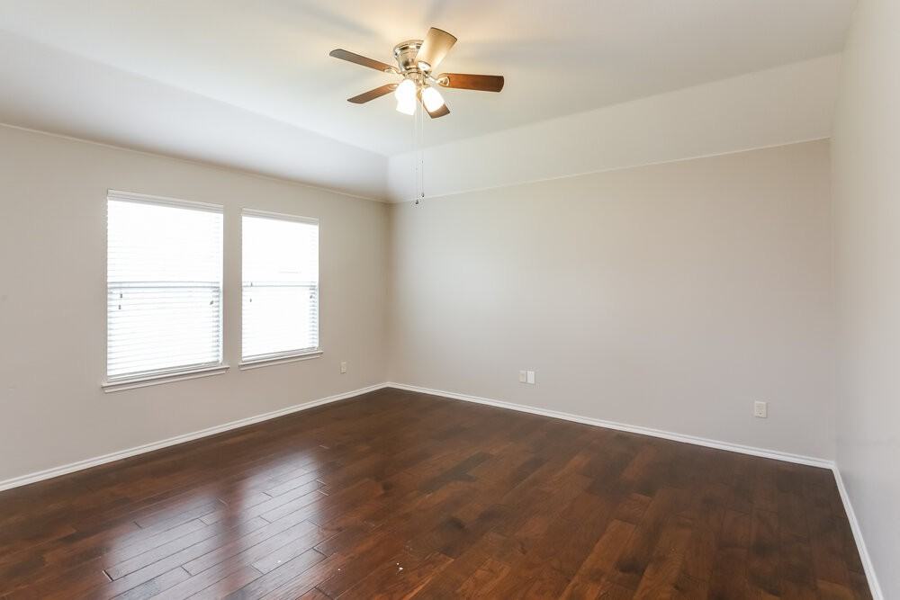 2116 Meadow View Dr - Photo 5 of 16