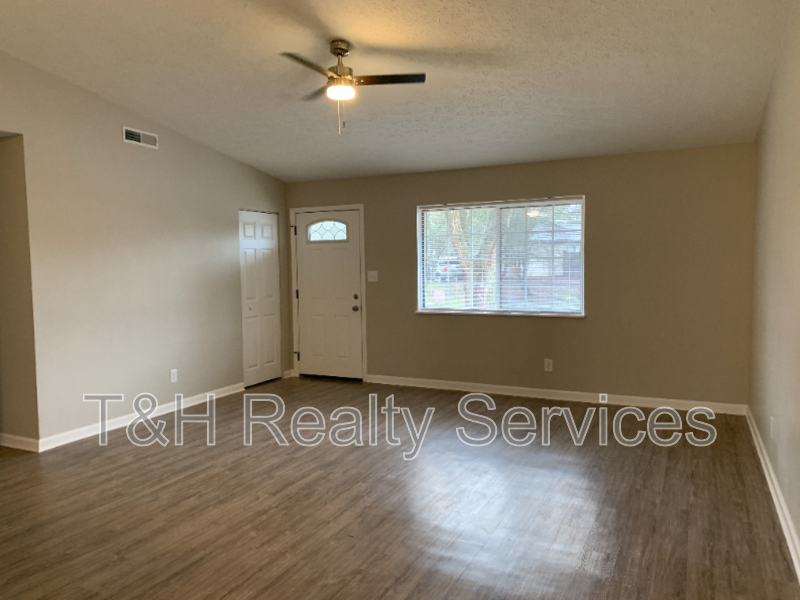 8705 Zephyr Dr - Photo 3 of 25