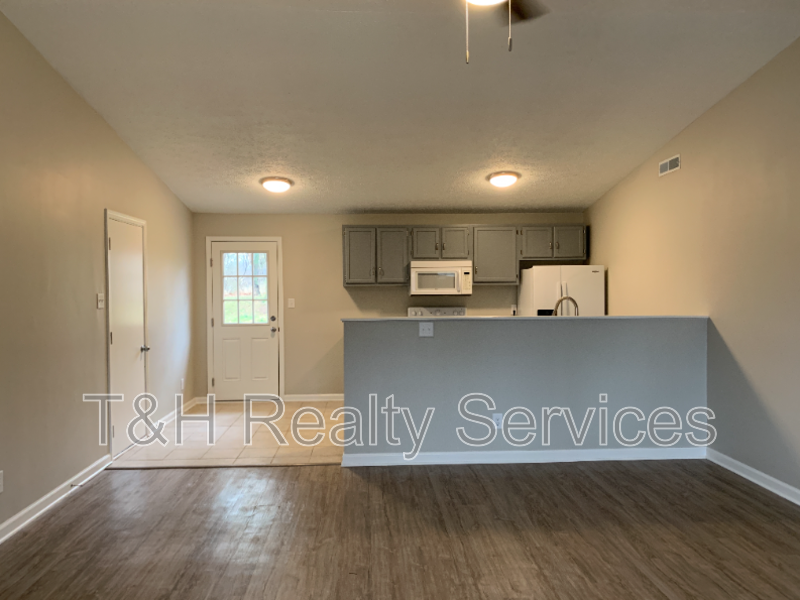 8705 Zephyr Dr - Photo 6 of 25