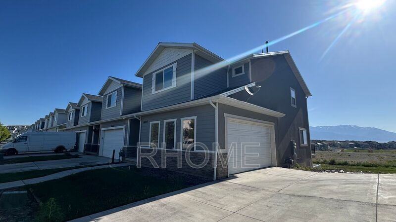 8044 N Clydesdale Dr #4 - Photo 4 of 31