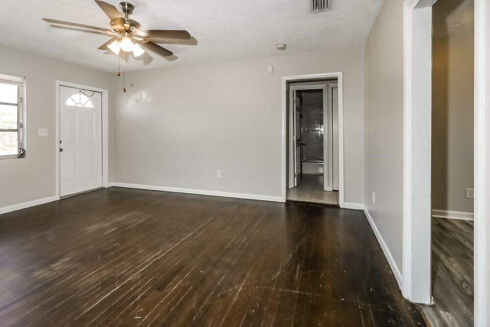 926 S B St - Photo 5 of 25