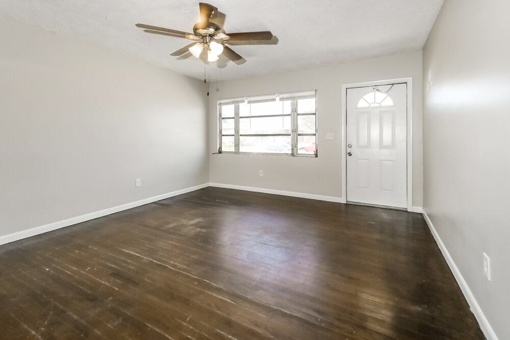 926 S B St - Photo 6 of 25
