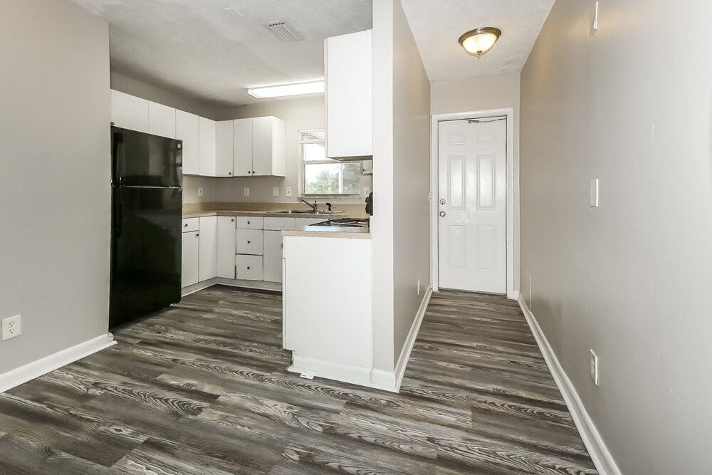 926 S B St - Photo 7 of 25